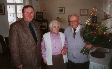 vrnl.: Dr. Biskupski, seine Frau, Herr Bäsler