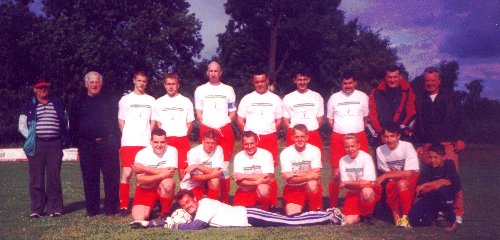 Fussballteam der FFW Ltzschena zum Heimatfest 2000